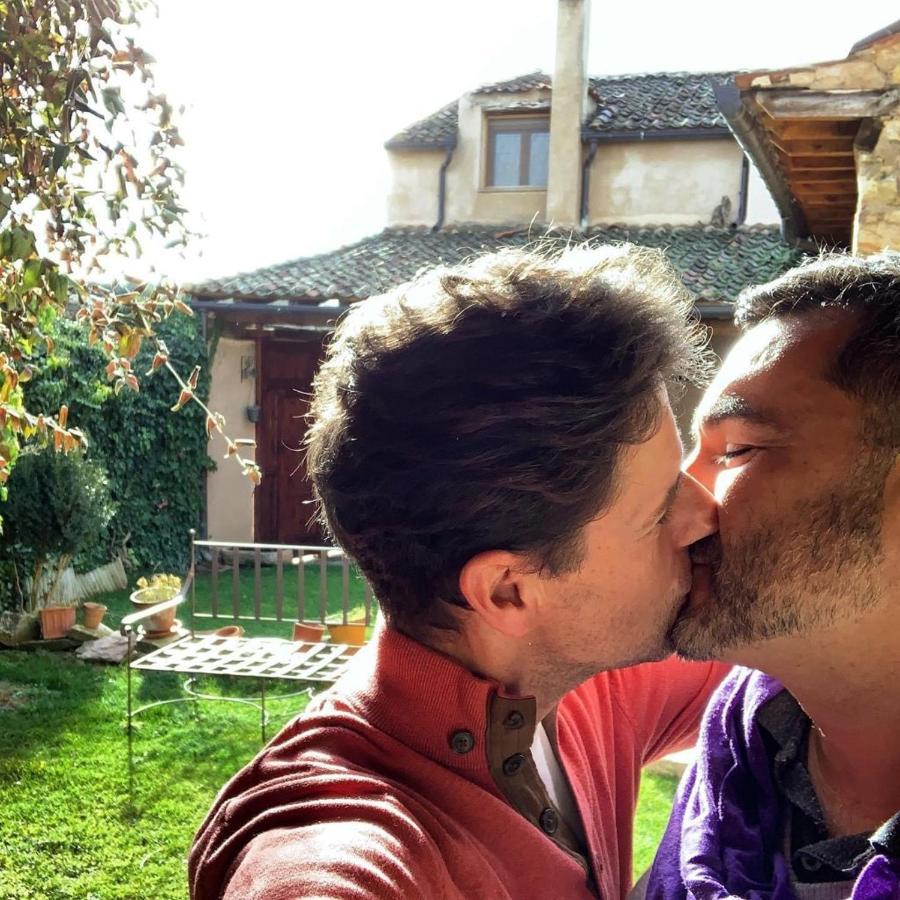 La Casona De Castilnovo - Gay Men Only Pensionat Valdesaz Exteriör bild