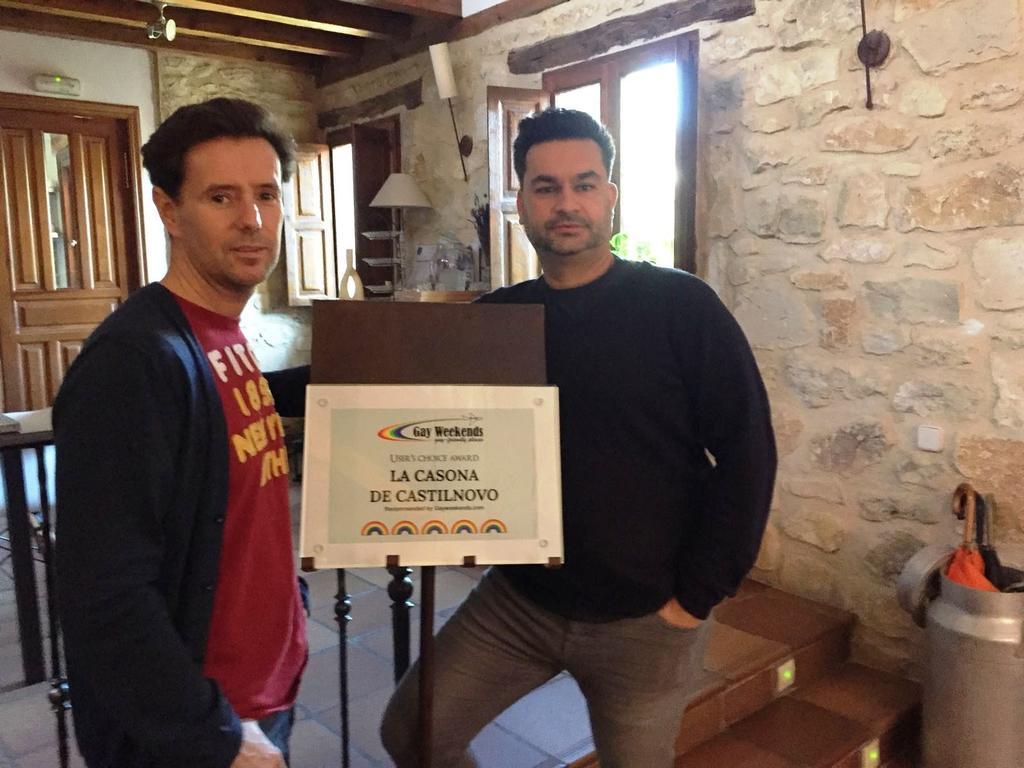 La Casona De Castilnovo - Gay Men Only Pensionat Valdesaz Exteriör bild